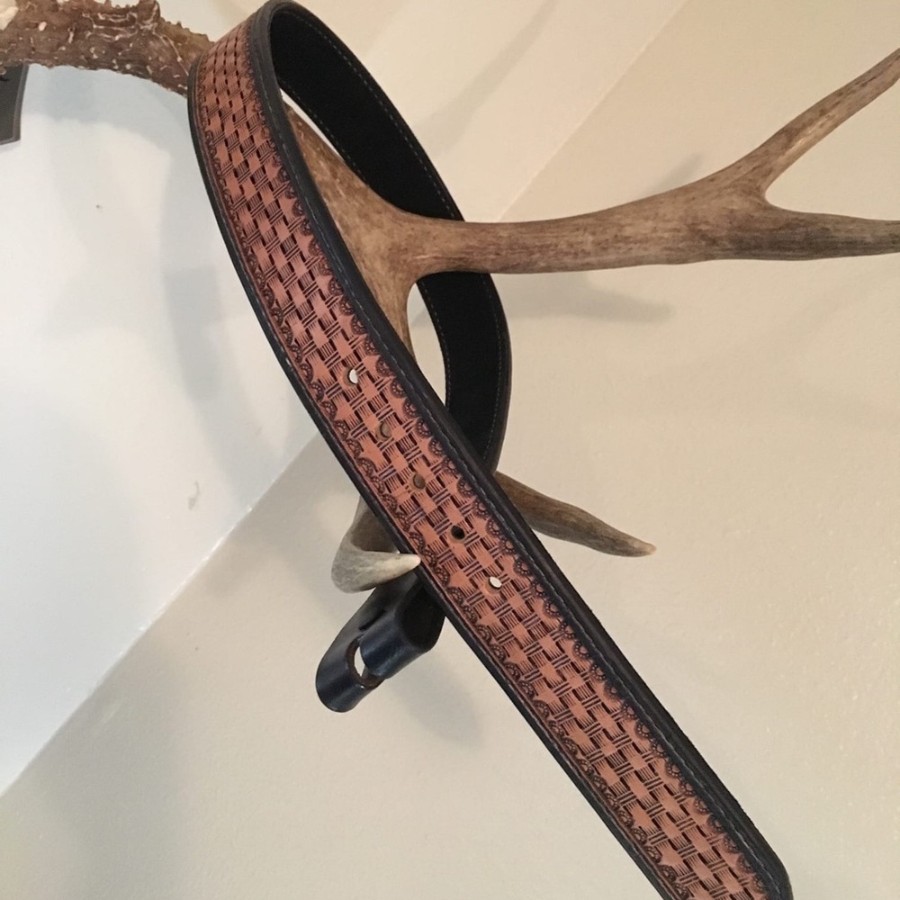 Size 30 youth belt fits waist size 28-29